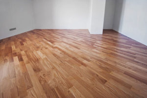wood-flooring-in-an-empty-bedroom